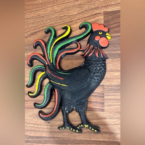 2 Vintage Black Hand Painted Cast Iron Mid Century Chanticleer Roosters. - Picture 3 of 4